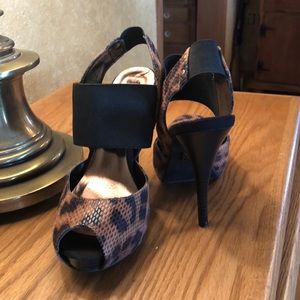 Vera wang heels leopard size6